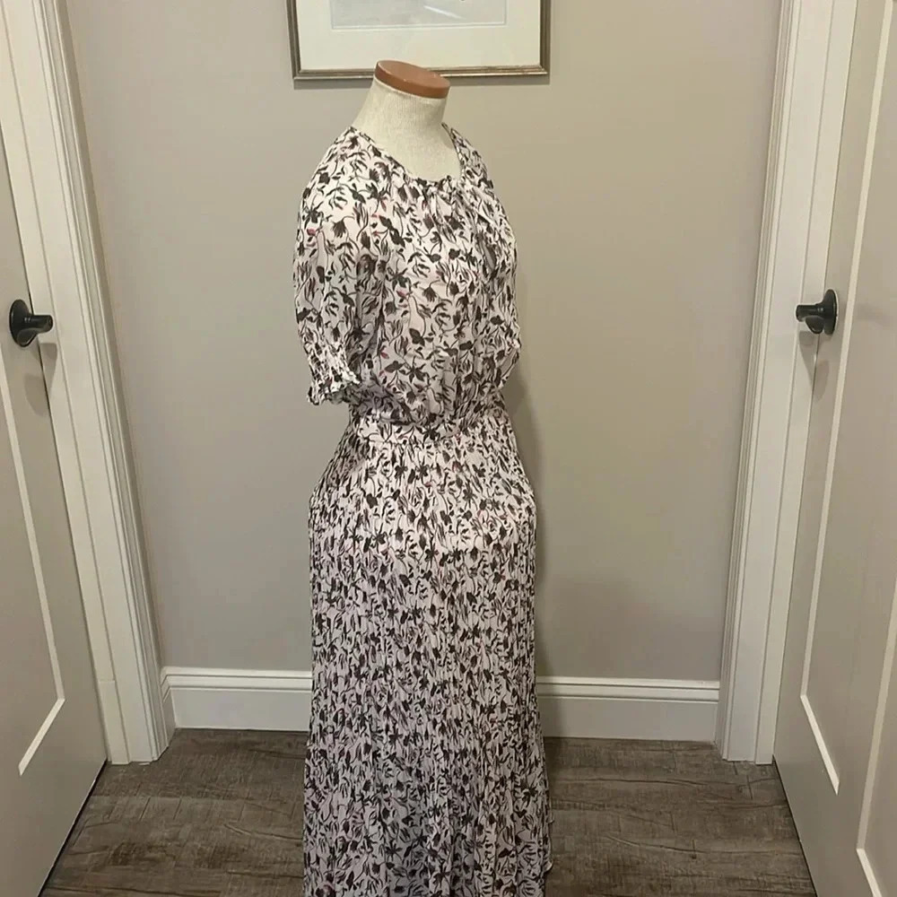 NWOT!! Club Monaco - Floral Smocked Cuff Pleated Dress - Size 2 - Picture 7 of 12